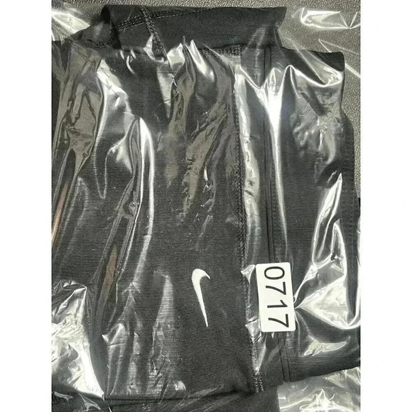 Nike Bike Shorts Women Medium Grey Fit Dry 10" Inseam Cycling Workout Active - Picture 9 of 9